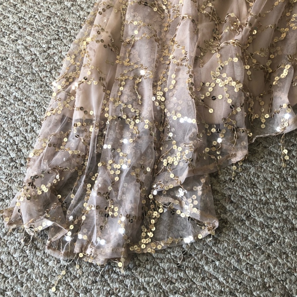🔹New🔹Golden Evening Gown - Picture 5 of 6